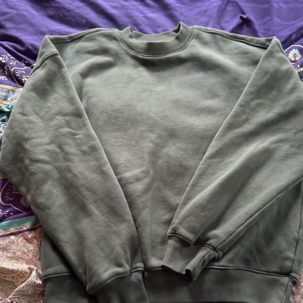 Hollister Men's Dark Gray Crewneck Sweater